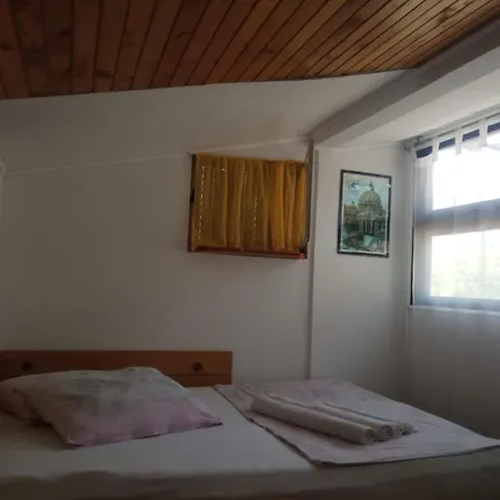 木屋 Robinson Haus Ivan No Electricity *