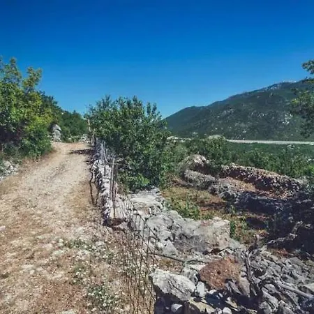 Robinson Haus Ivan No Electricity Alpesi faház