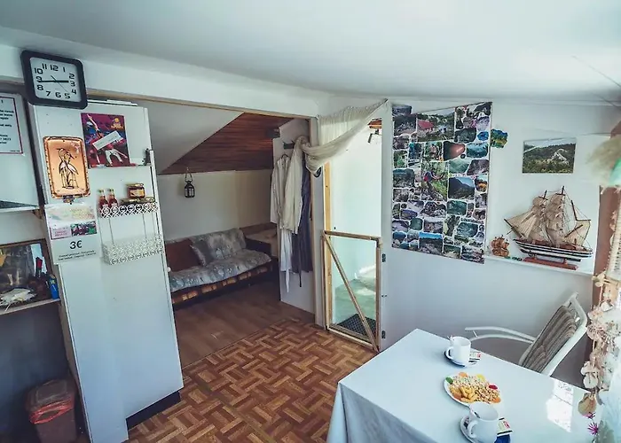 Alpstuga Robinson Haus Ivan No Electricity Makarska